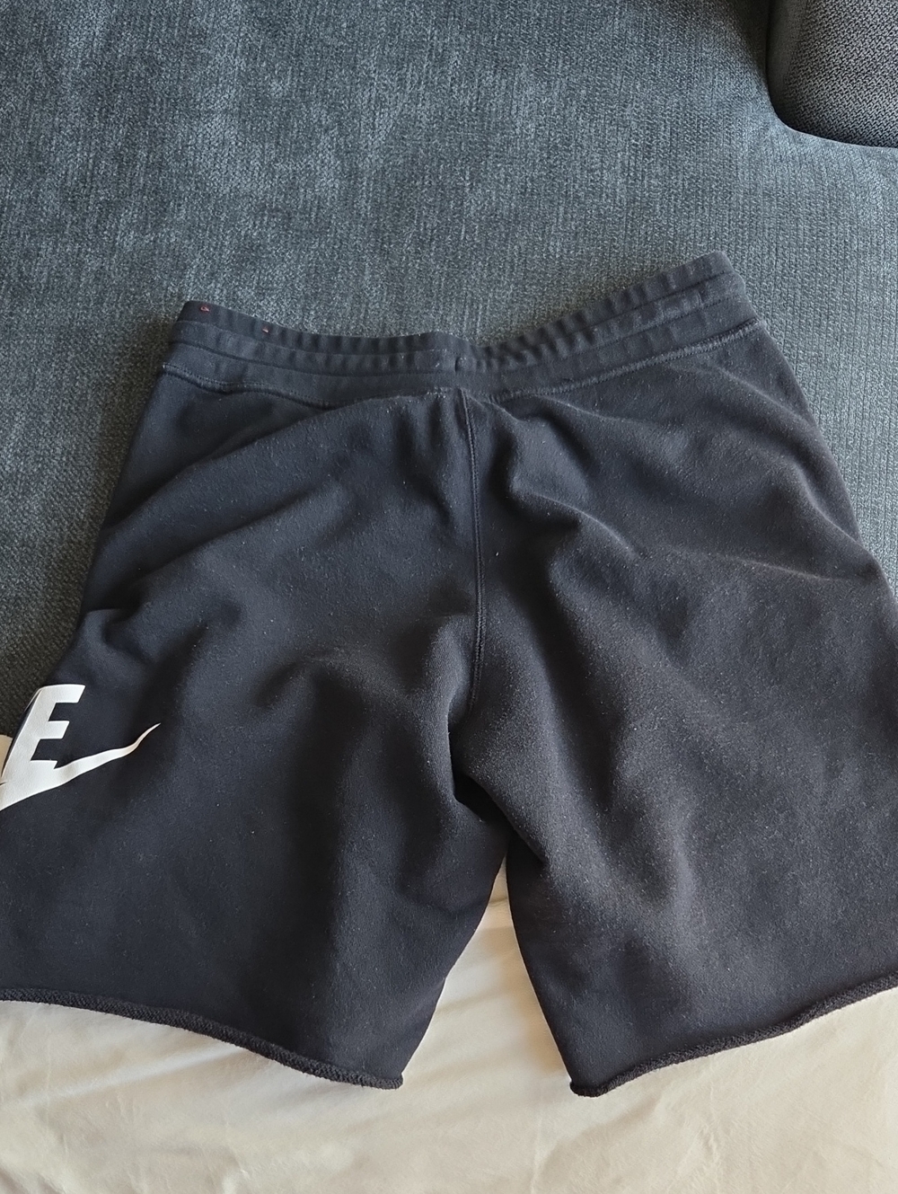 Nike Men’s Black Logo Drawstring Shorts - Picture 4 of 6